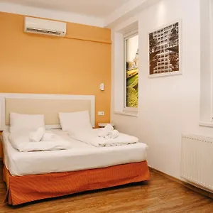 Metro Hotel